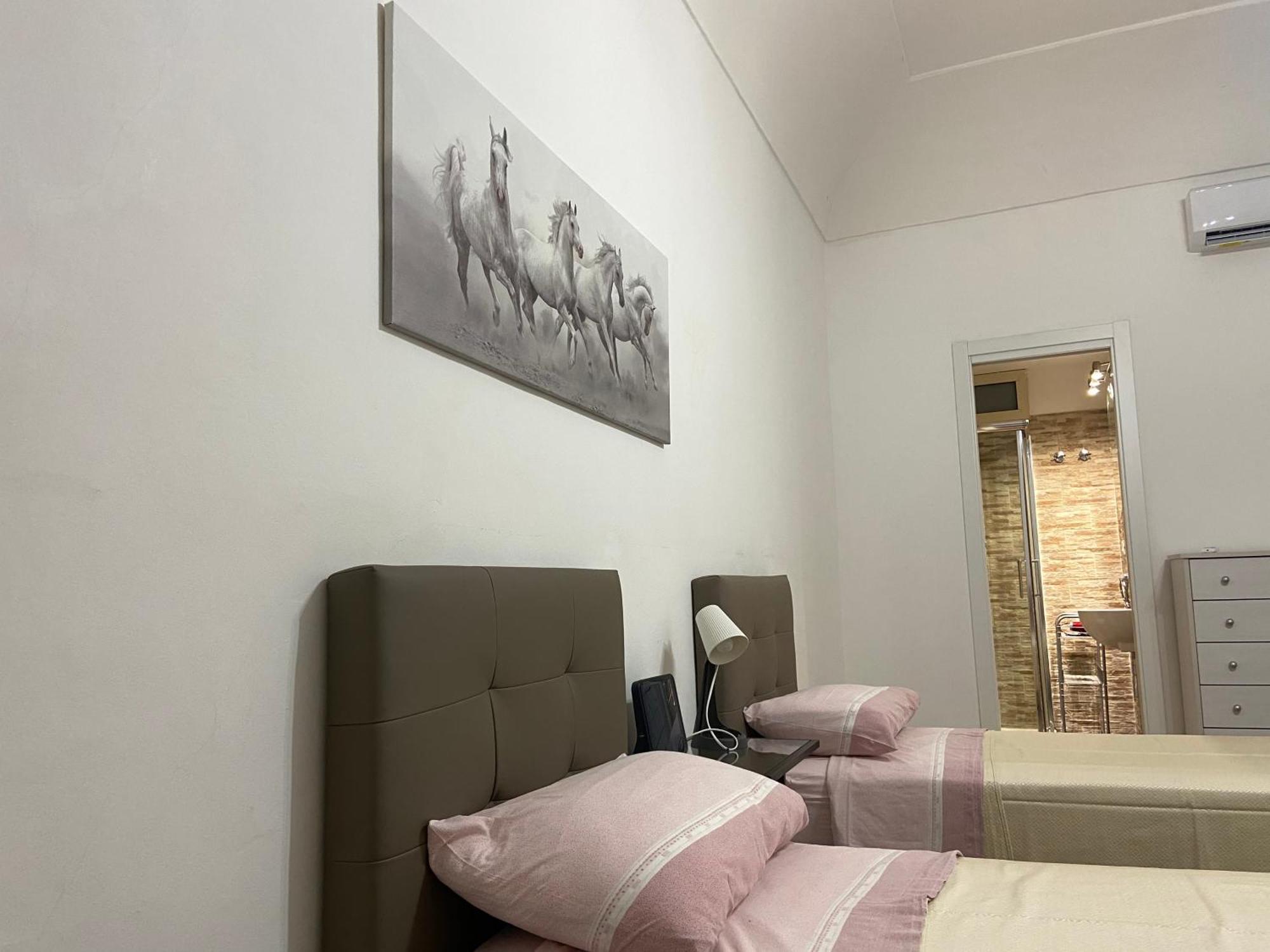 Casa Vacanza La Collegiata CTA Exteriör bild